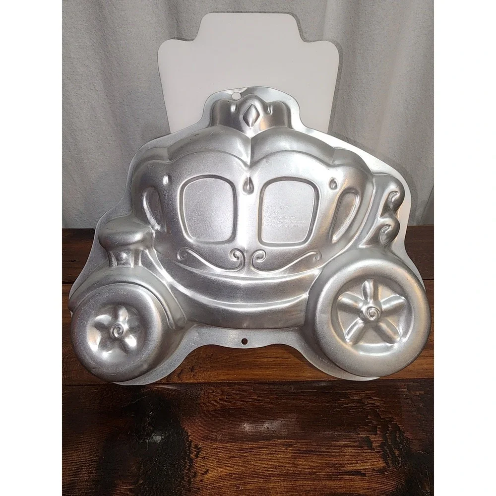 2005‎ Wilton Princess Carriage Cake Pan
